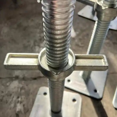 Painted Base Jack Scaffolding 2 Year Container Packing Electro Galvanized